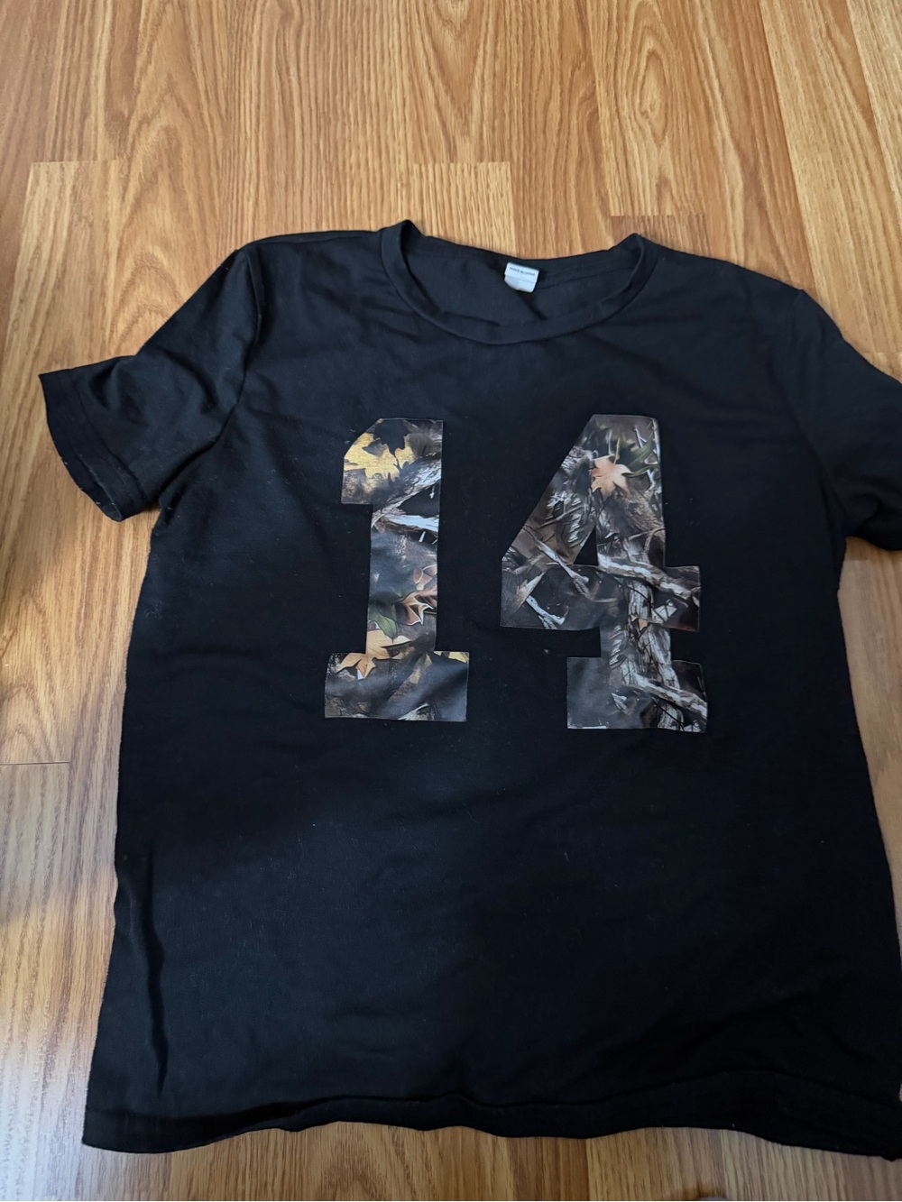 SHEIN Black Short-Sleeve Tee with Camo '14' Graphic